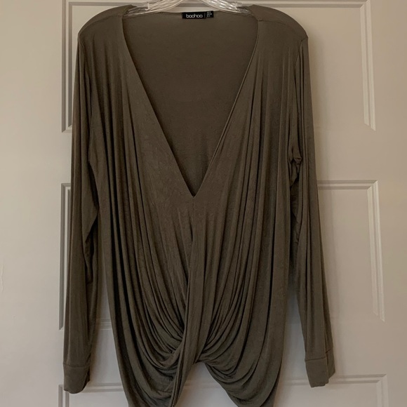 BooHoo deep V neck top - Picture 1 of 2